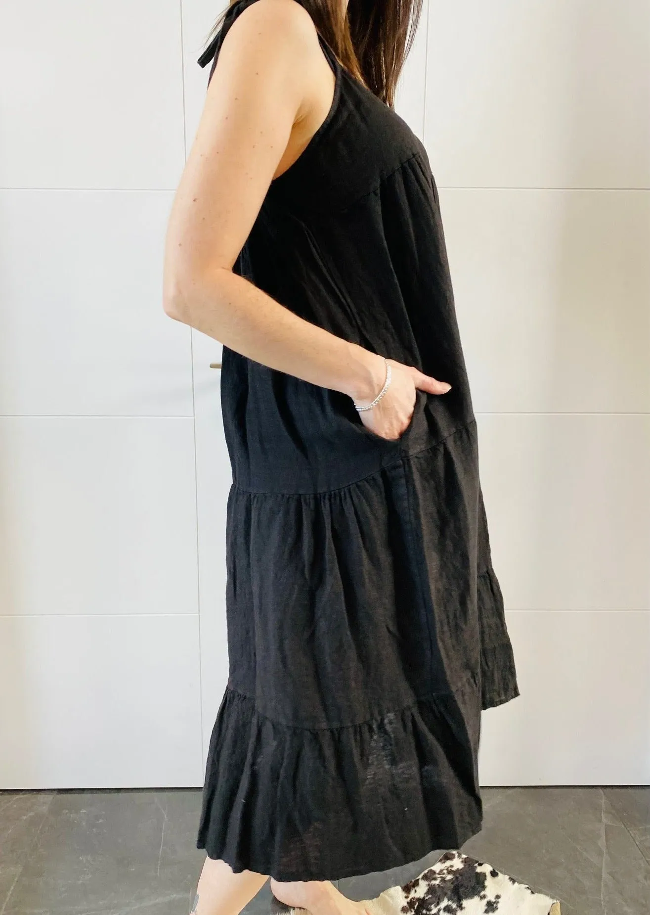 BLACK LINEN TIERED DRESS