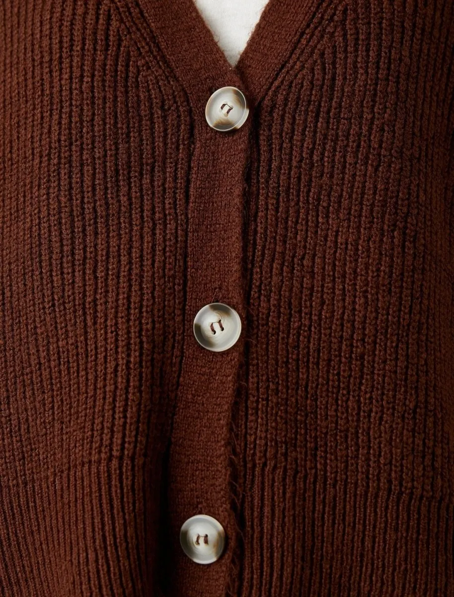 Oversize Crop Cardigan in Brown